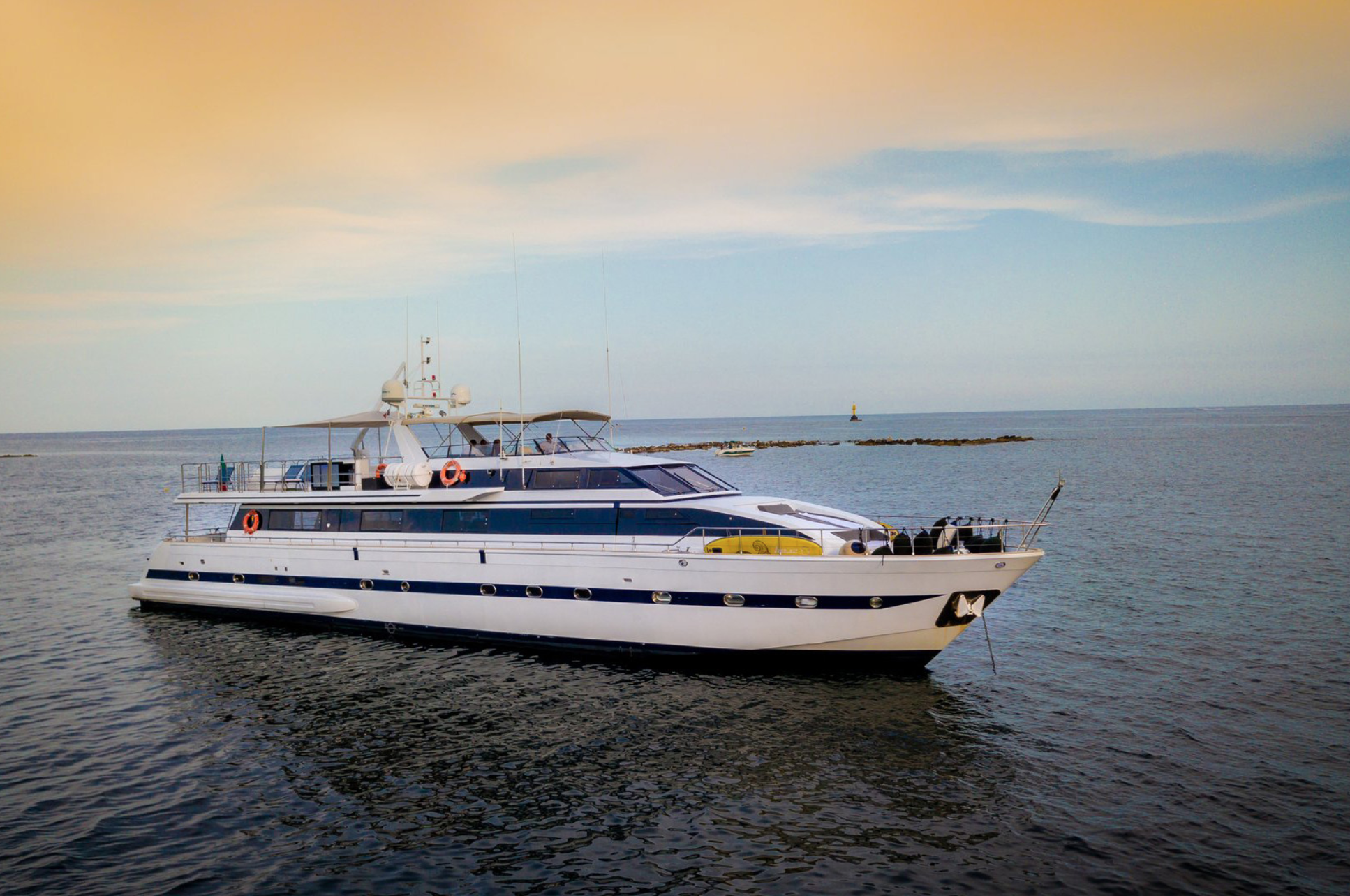 2- VERSILCRAFT 31 YACHTING FRENCH RIIVIERA CANNES