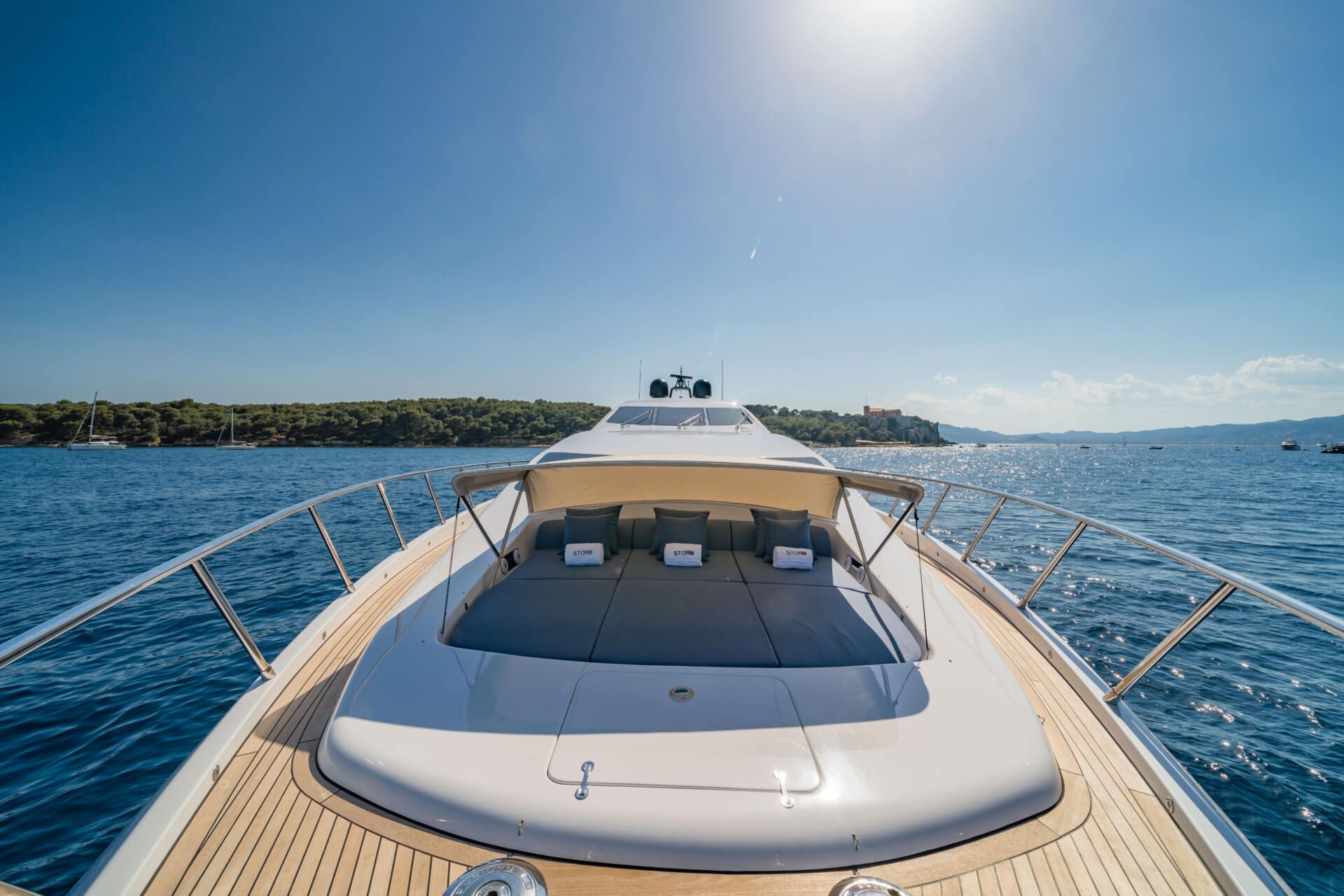3- MANGUSTA 105 YACHTING FRENCH RIIVIERA CANNES