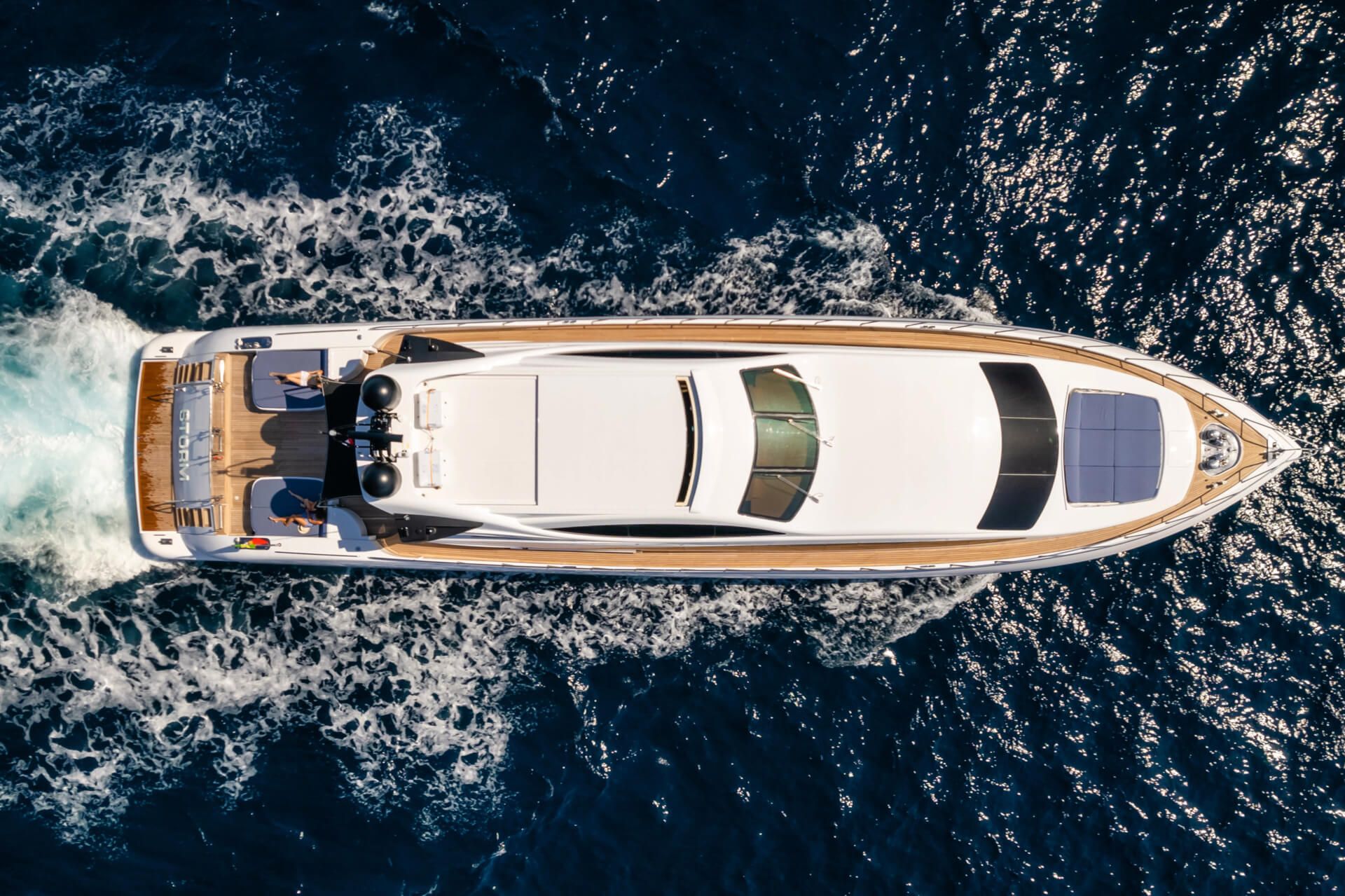 4- MANGUSTA 105 YACHTING FRENCH RIIVIERA CANNES