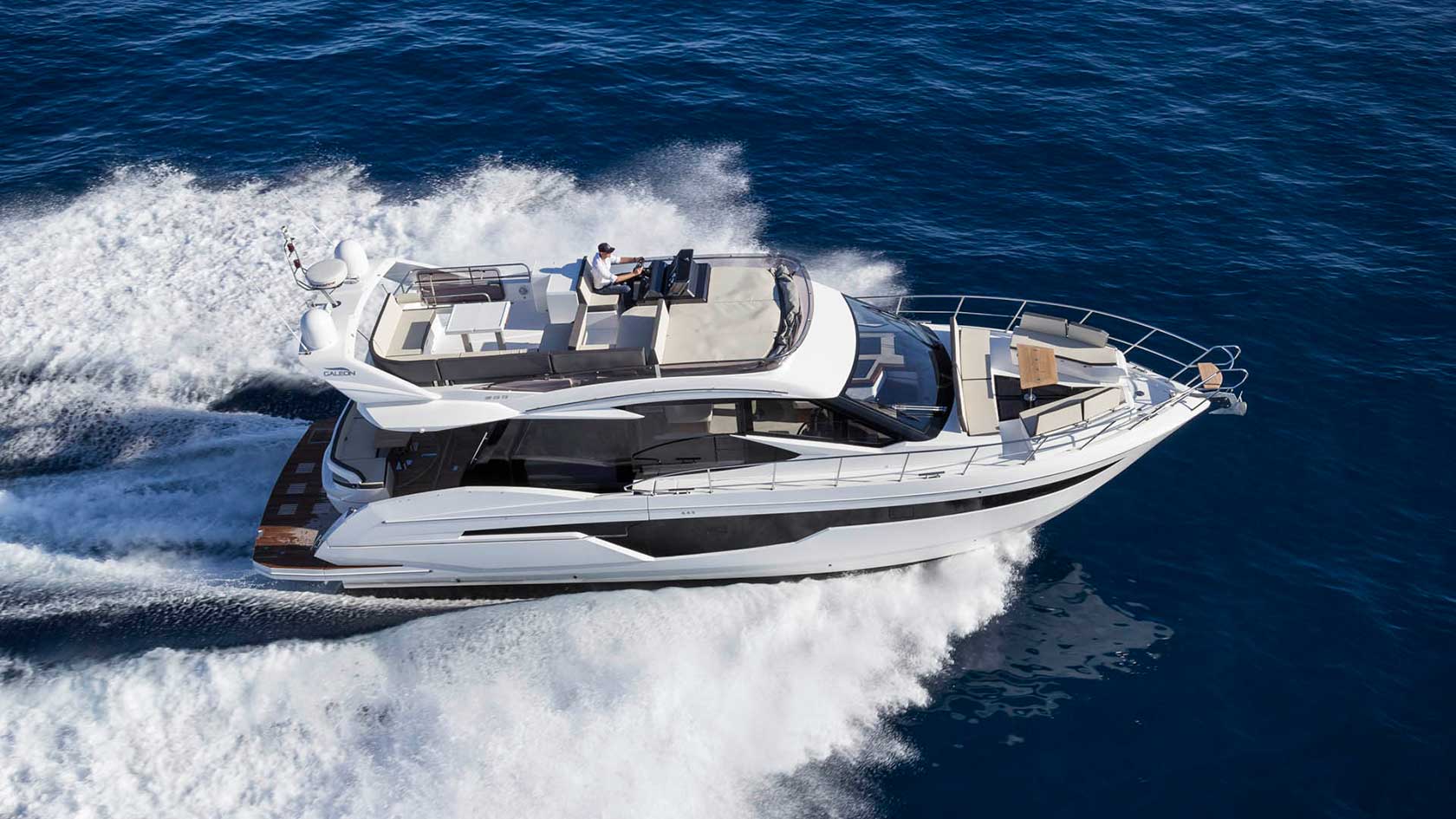 galeon 500 fly